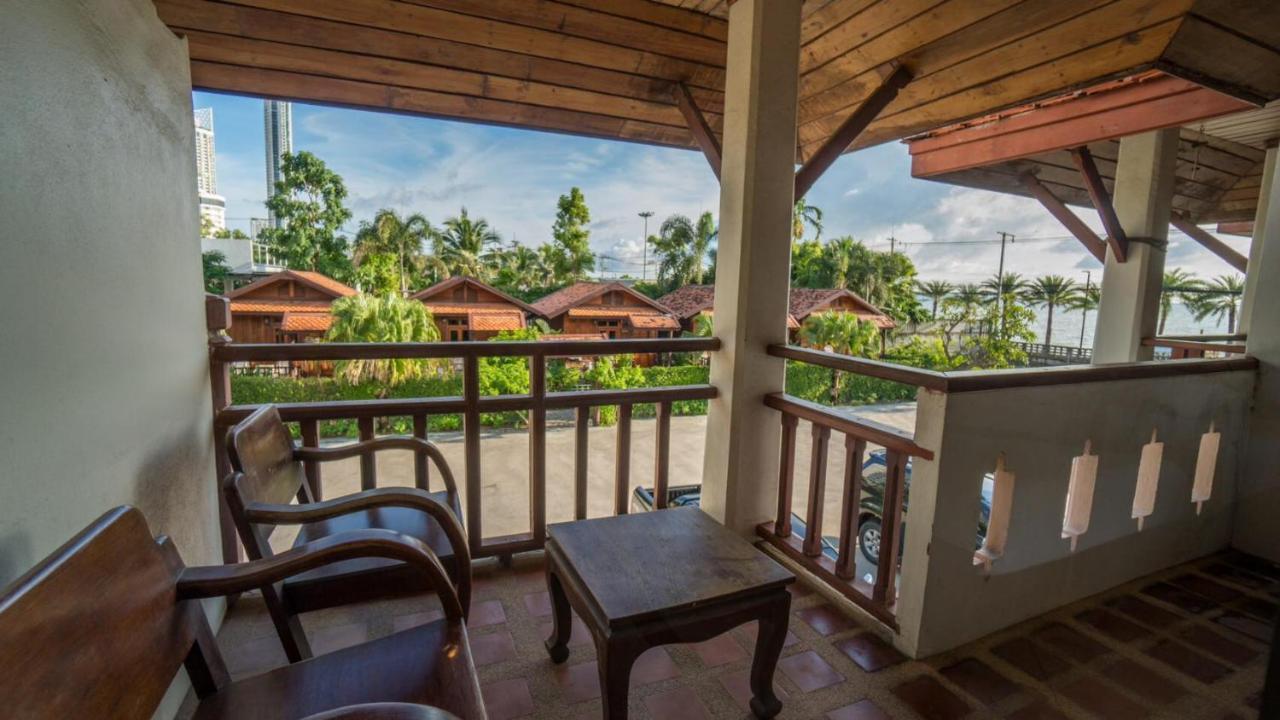 Anantaya Resort Jomtien Beach Exterior photo